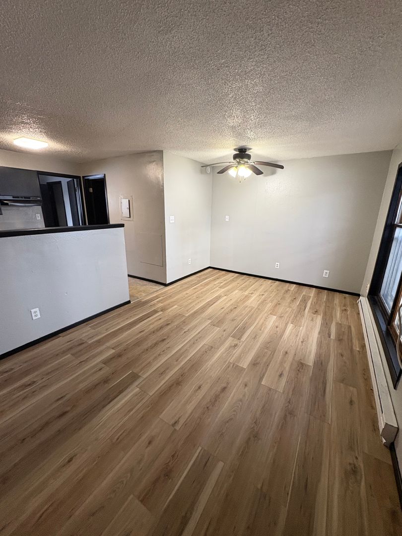 Waterloo Apartment: 3719 W 9th Street
