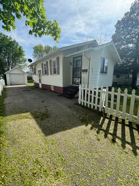 Listing photo thumbnail