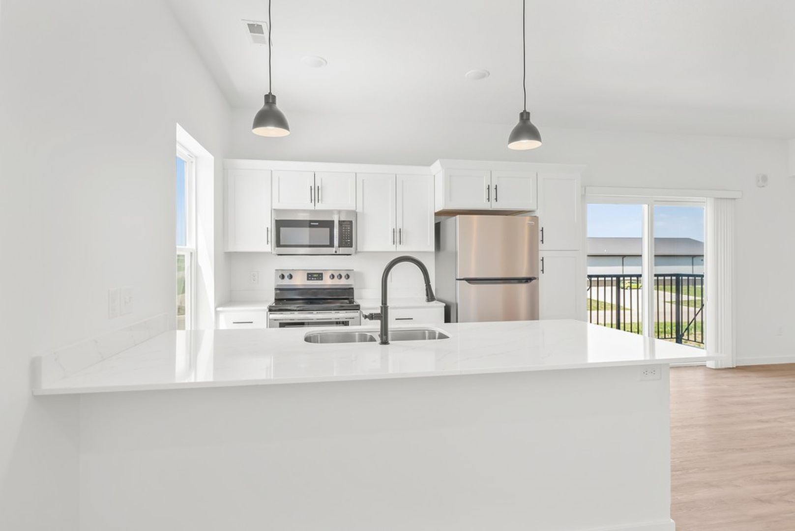 Waterloo Condo: 2539 W 3rd St