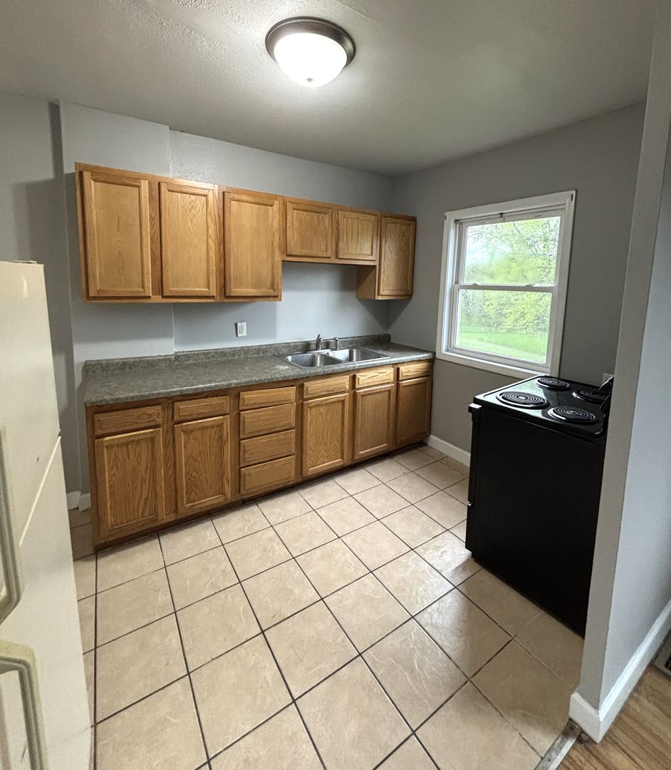 Waterloo Townhome: 1272 W Mullan Ave