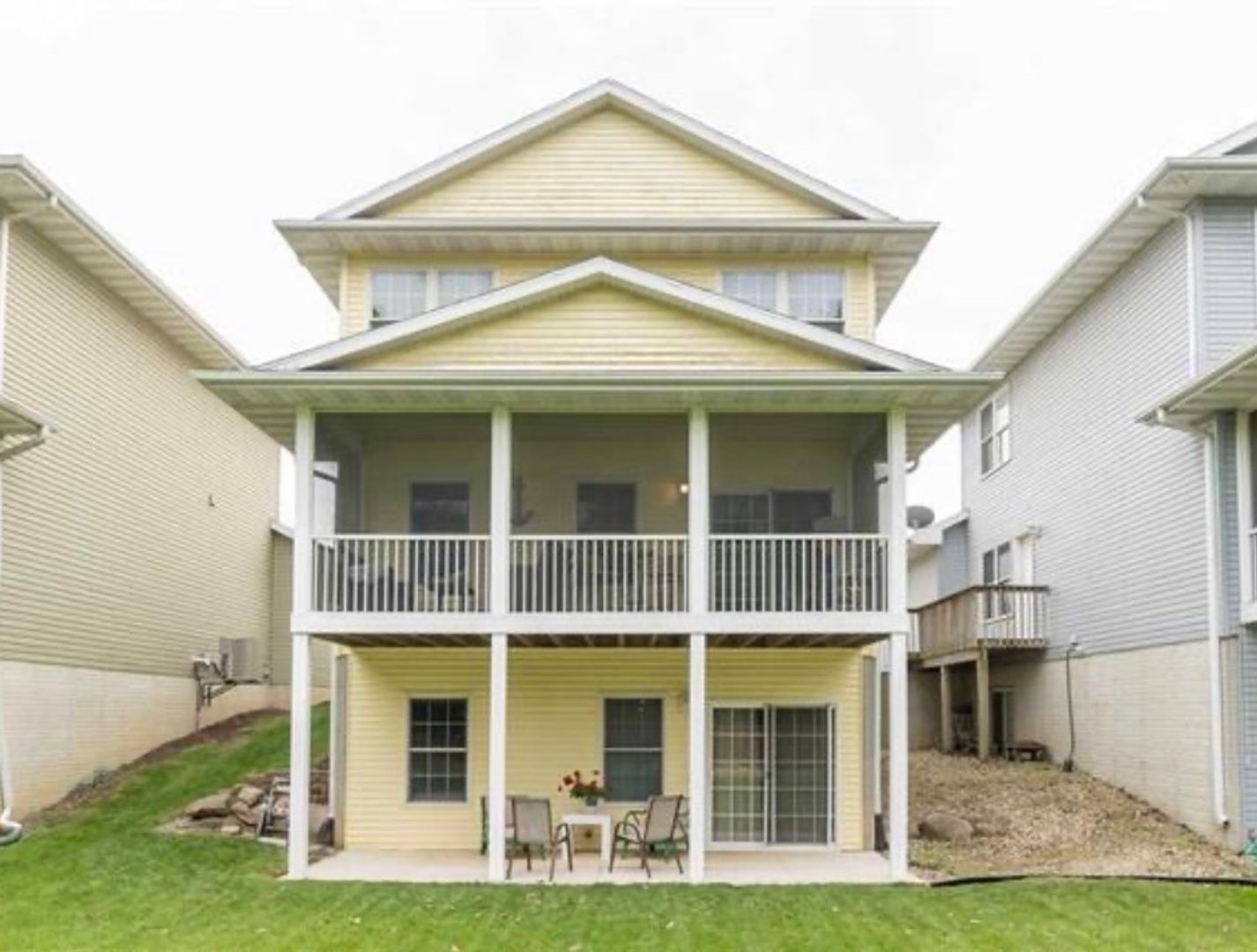 Waterloo House: 3852 Jay Ln