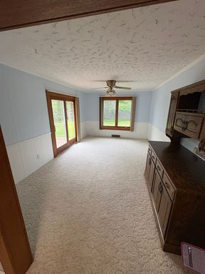 Listing photo thumbnail