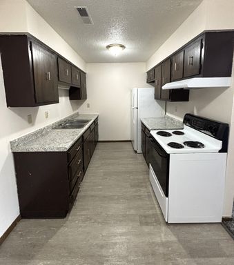 3729 W 9th Street - Apt 12, Waterloo, IA 50702
