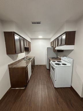 733 Russell Road - 23, Waterloo, IA 50701