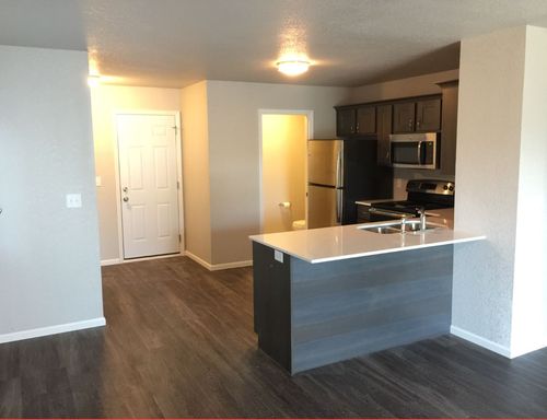 120 West Hills Lane, Waterloo, IA 50701