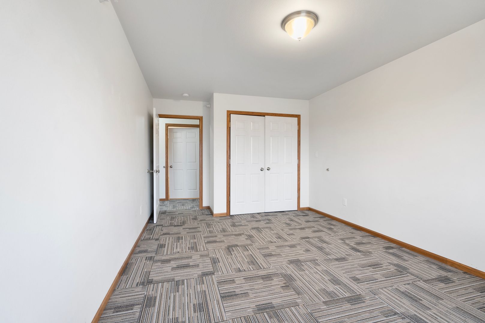 Cedar Falls Apartment: 2609 Olive St