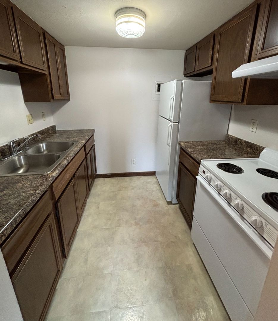 Waterloo Apartment: 733 - 747 Russell Road