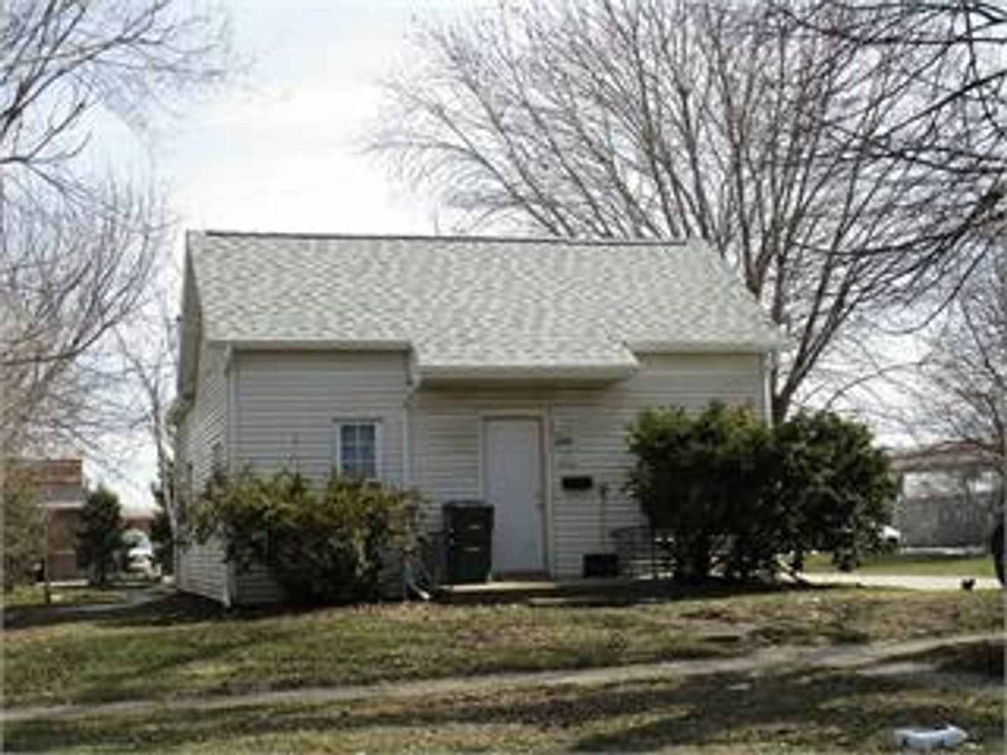 Waterloo House: 1009 South St