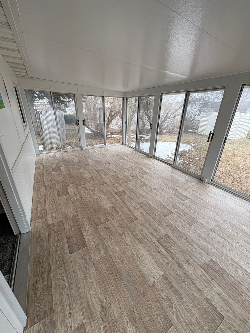 Waterloo House: 1563 Oakwood Dr