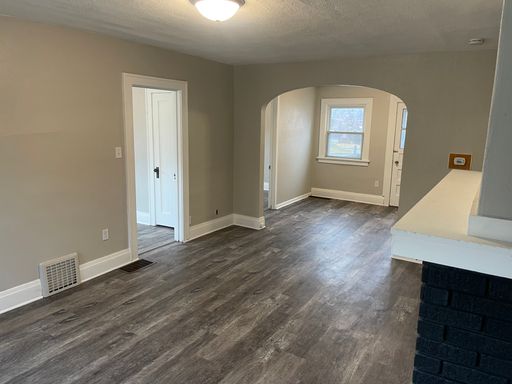 Listing photo thumbnail