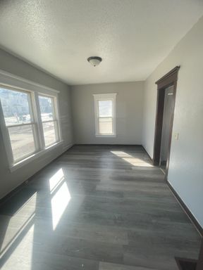 Listing photo thumbnail