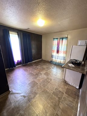 227 Independence Ave - 2, Waterloo, IA 50703