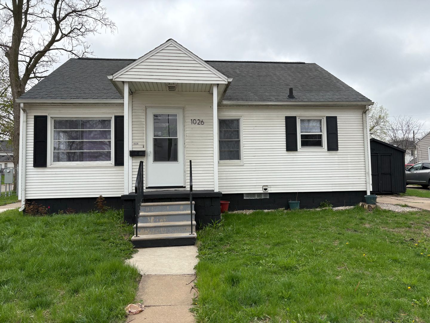 Waterloo House: 1026 South
