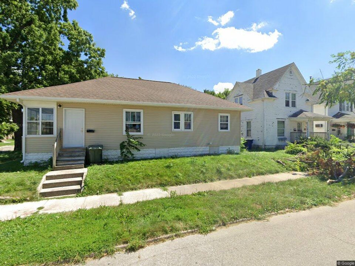 Waterloo House: 740 Grant Ave