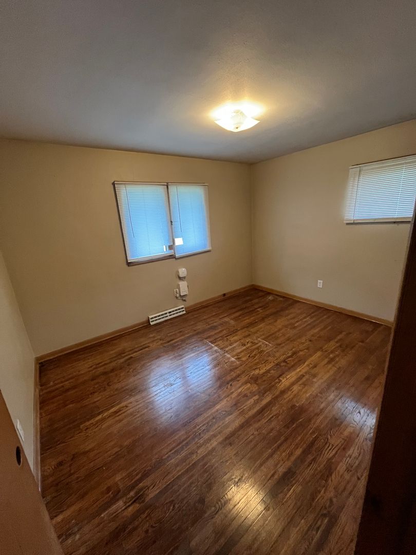 Waterloo Condo: 1620 Guernsey Ct