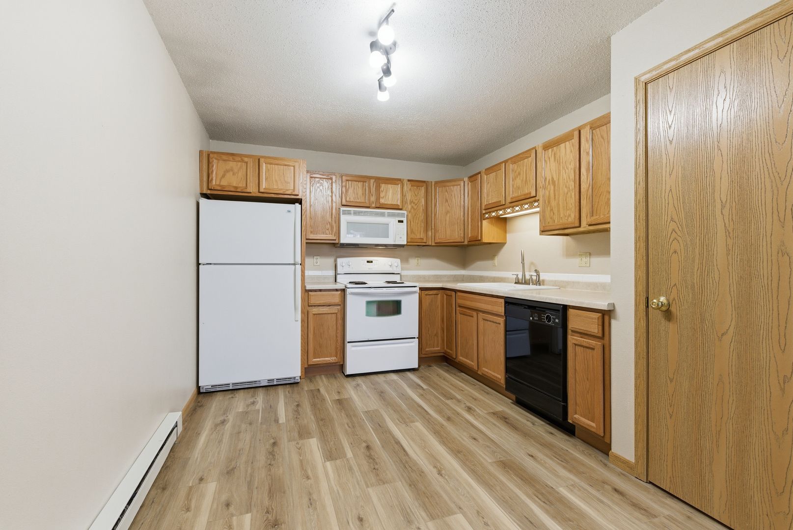 Waterloo Apartment: 1150 Home Park Blvd