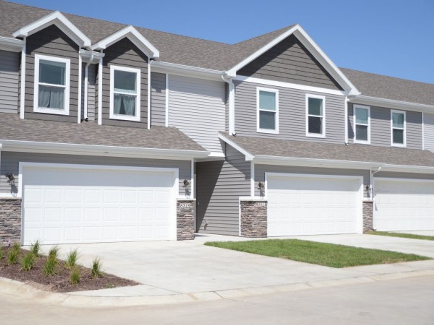 Urbandale Apartment: Brookview Place