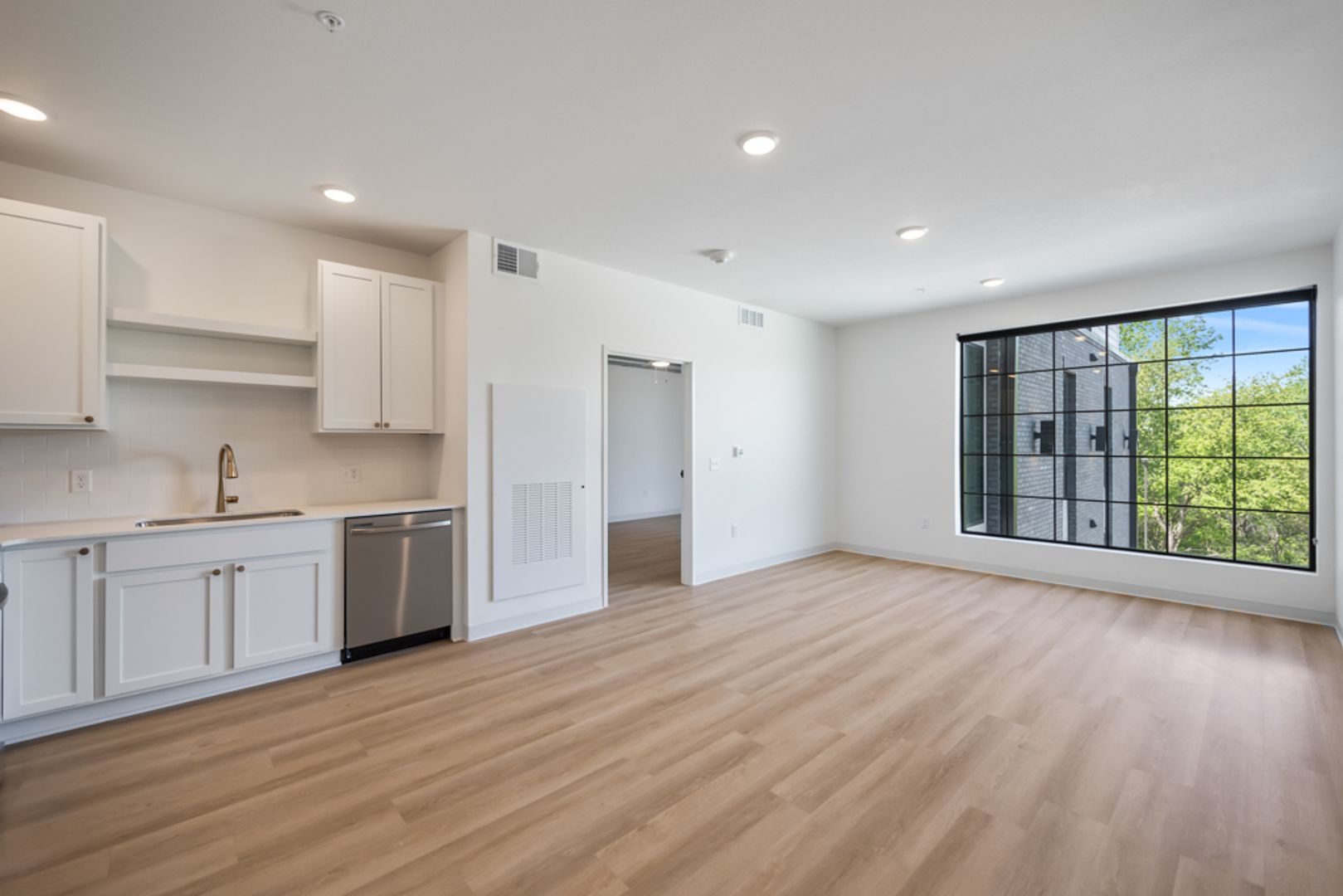 Waukee Apartment: 1345 E Hickman Rd