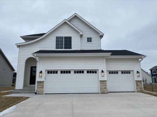 211 62nd - Single Family Home For Rent – photo 1
