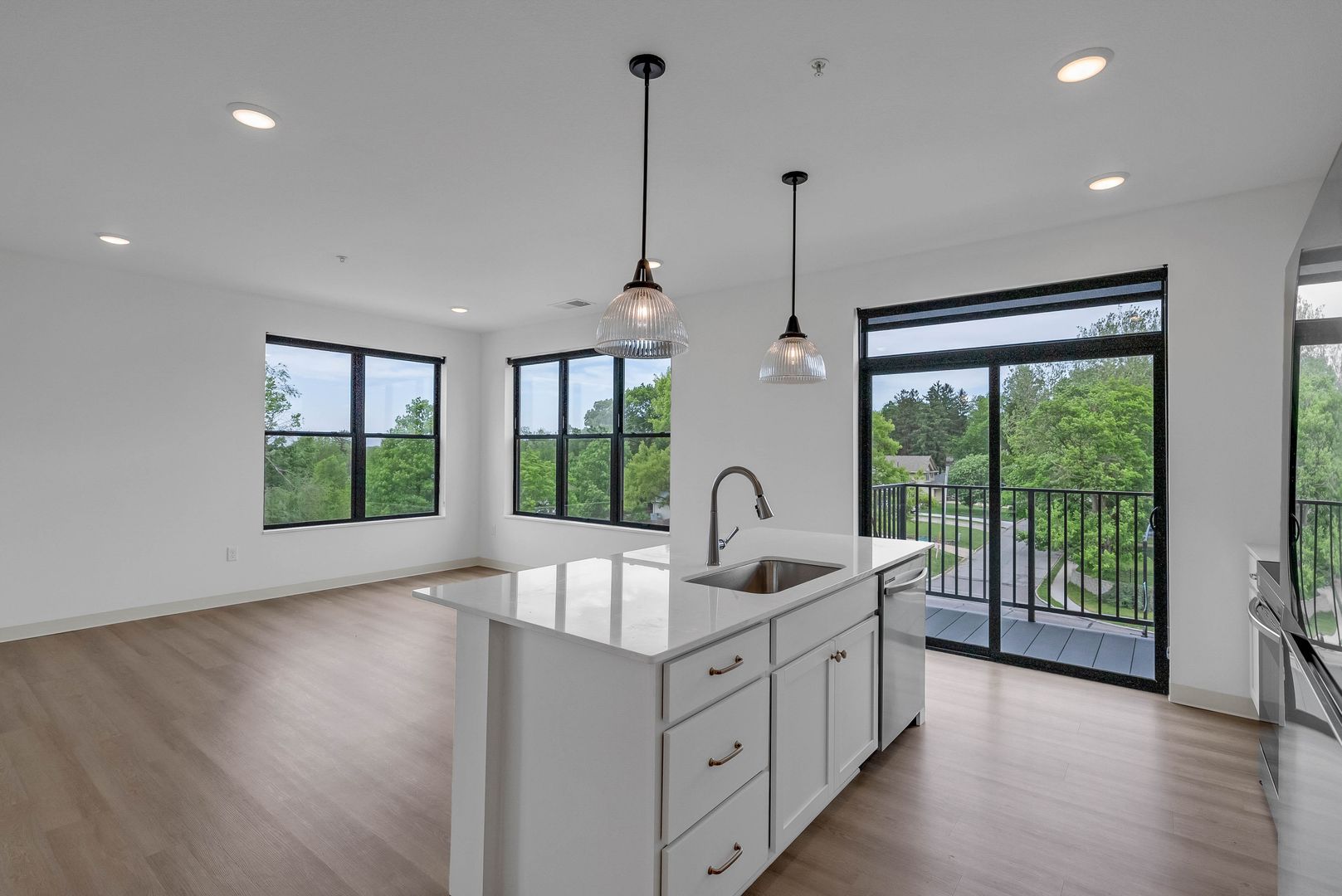 Windsor Heights Apartment: 1148 63rd Street