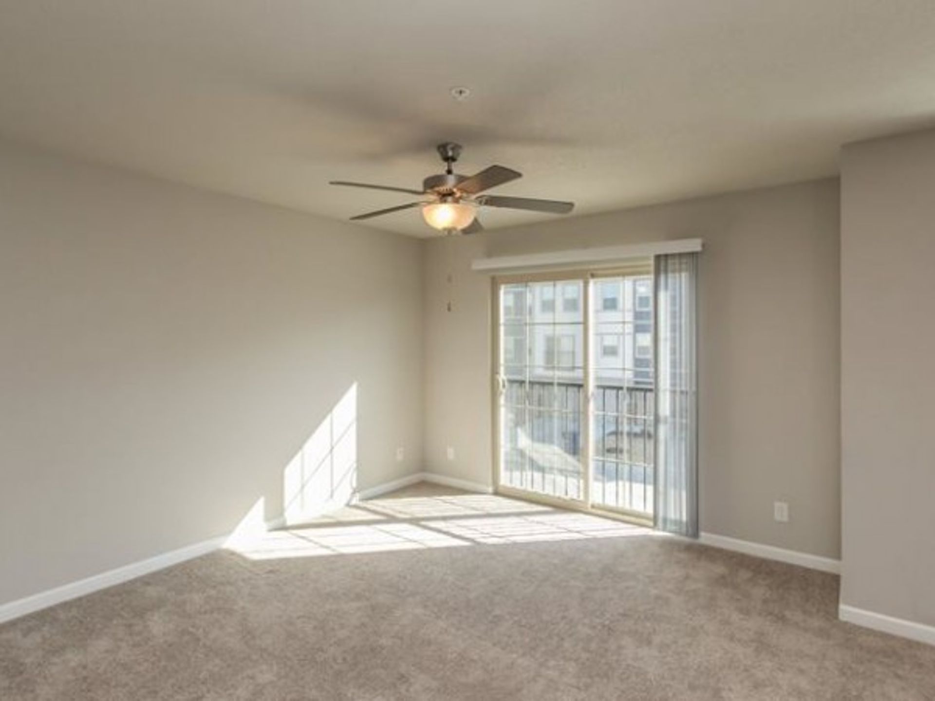 West Des Moines Townhome: 1084 Jasper Dr