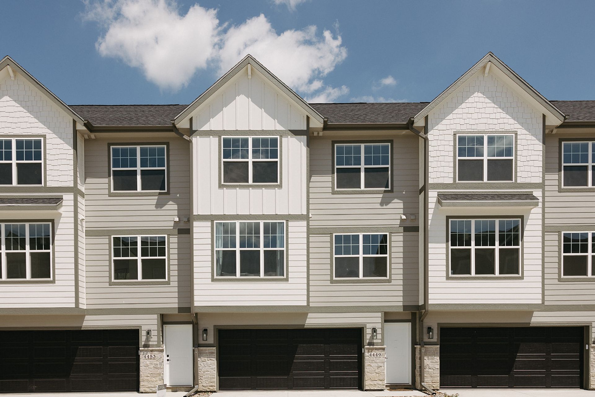 Urbandale Apartment: 4424 154th Street