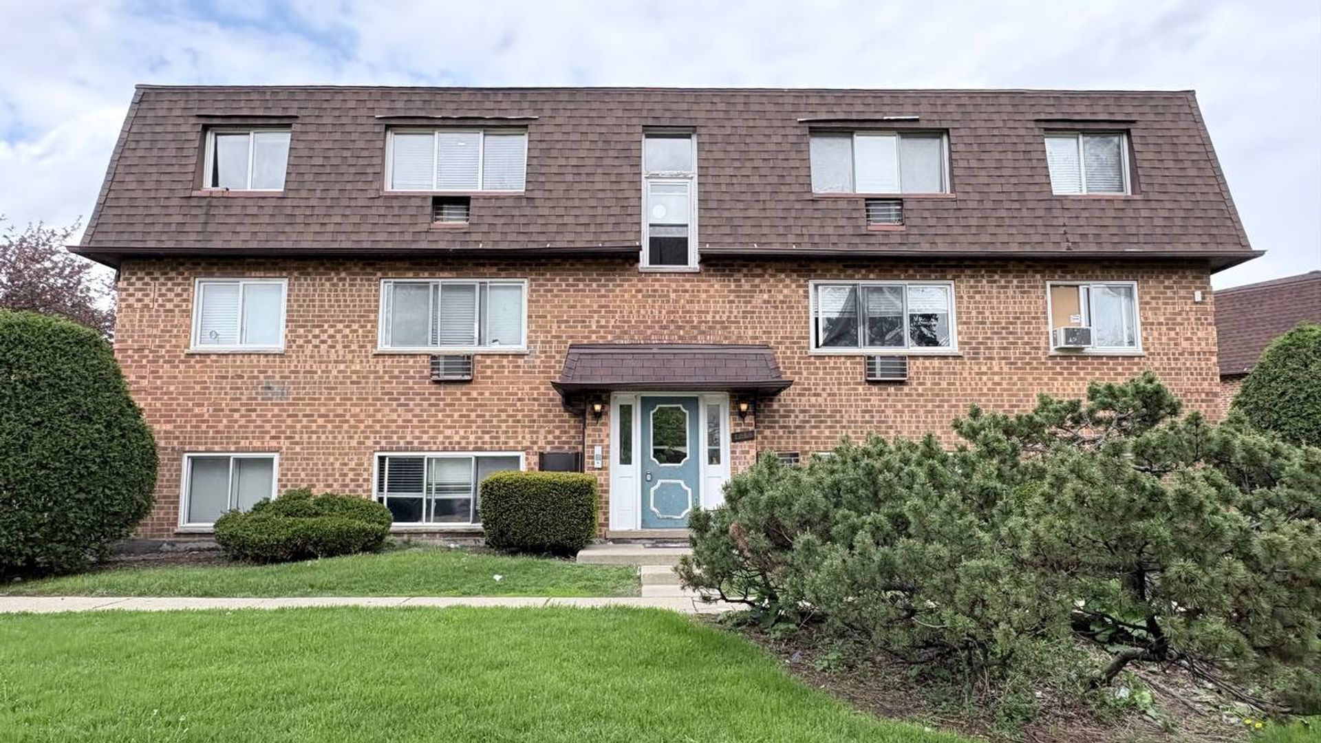 Palatine Apartment: 1213 E Long Valley Dr