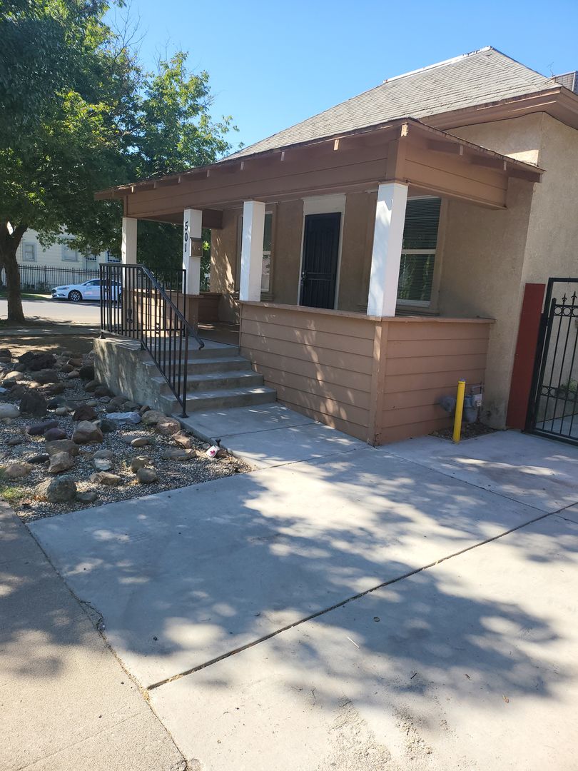 Modesto House: 501 13th Street