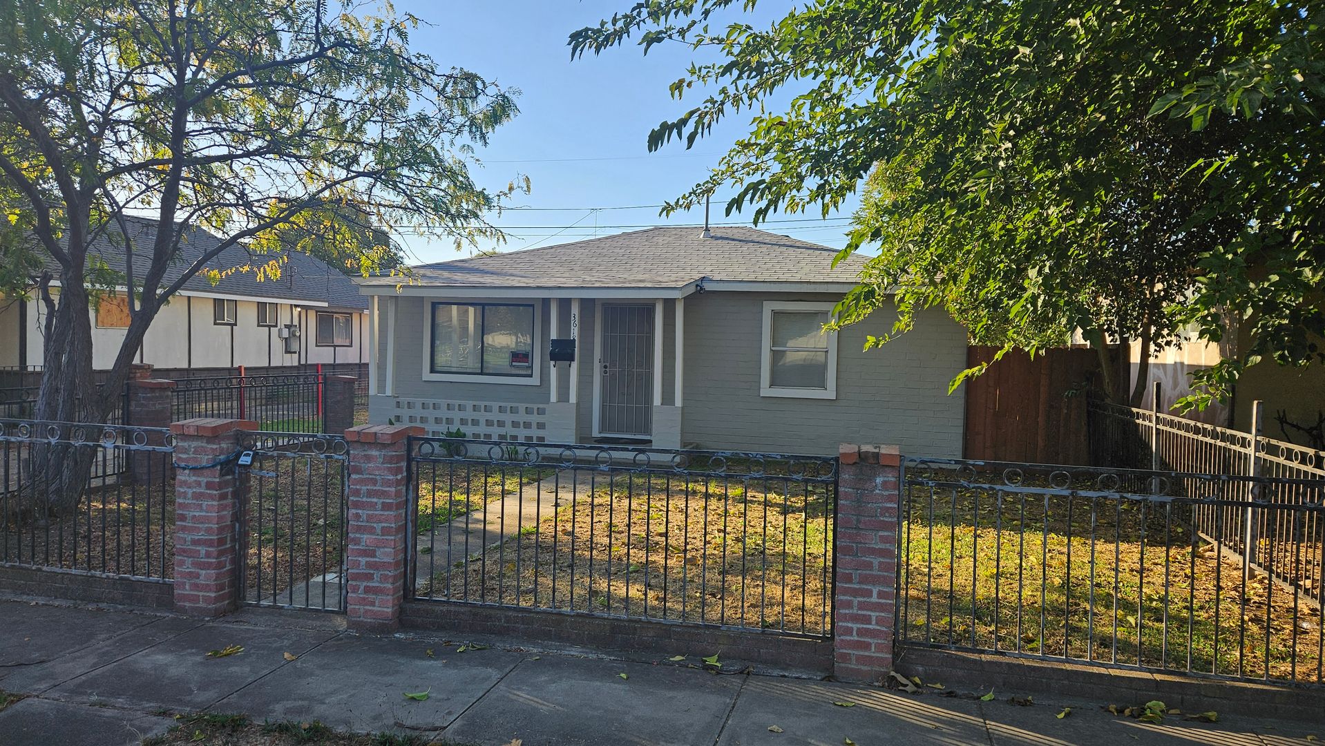 Riverbank House: 3618 Stanislaus Street