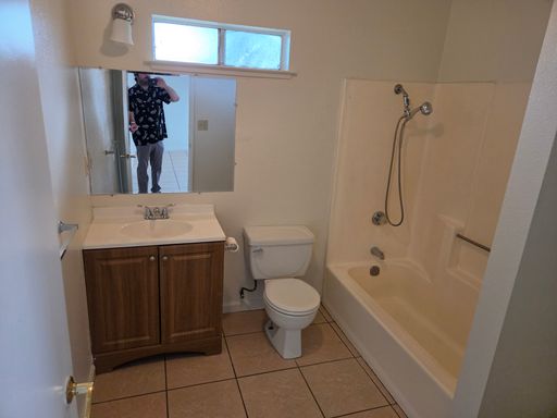 1550 Rent two bedroom one bathroom apartment. 1st month free with 1 year lease
