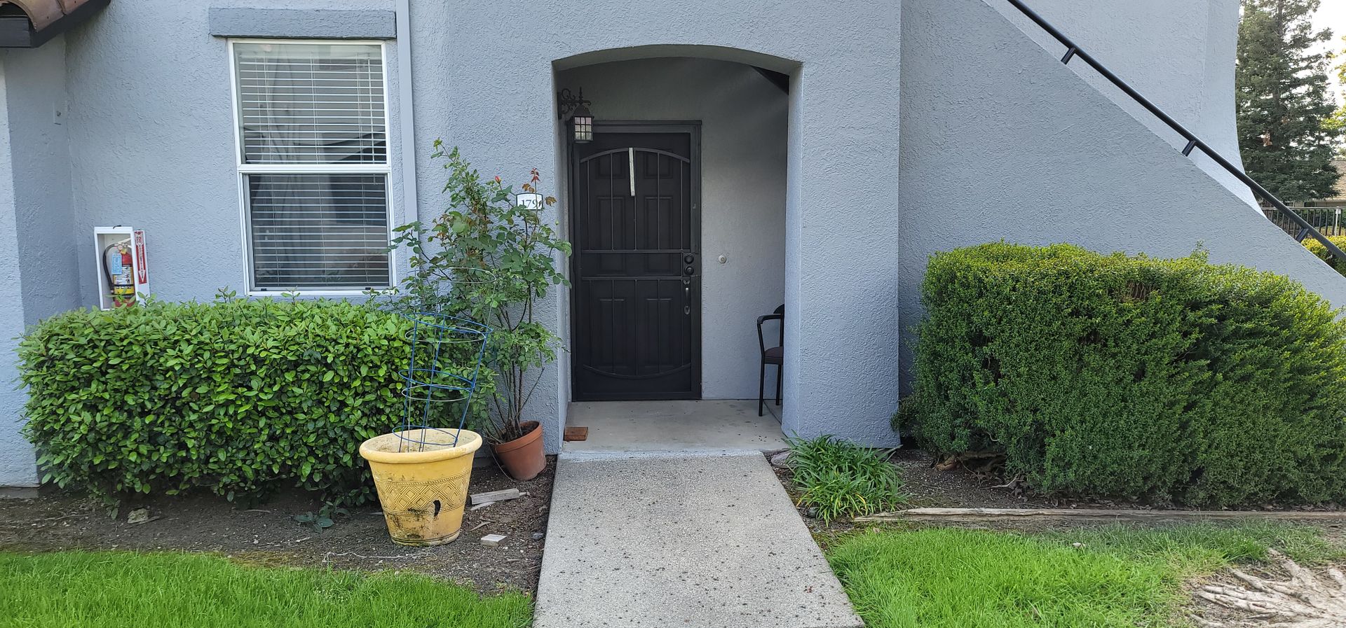 Elk Grove House: 5201 Laguna Oaks Drive