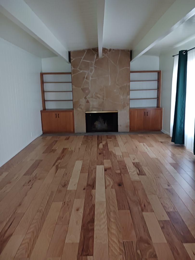 Carmichael House: 1111 Mcclaren Drive