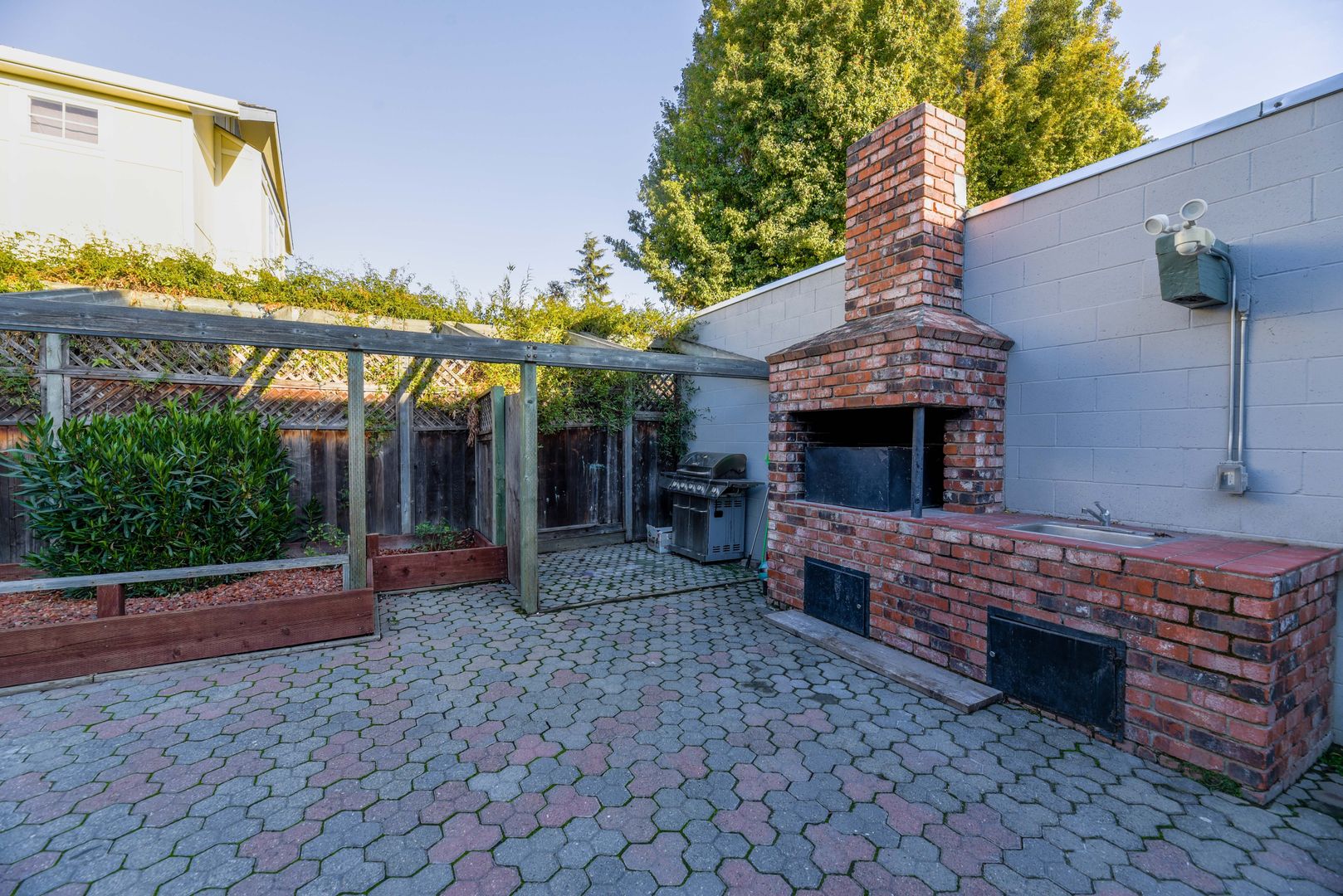 San Leandro Apartment: 2315 Fairway Dr