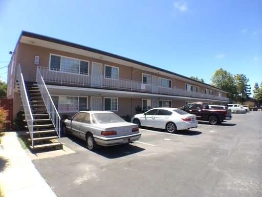 2 BR / 1 BA South Hayward Apartment – photo 1