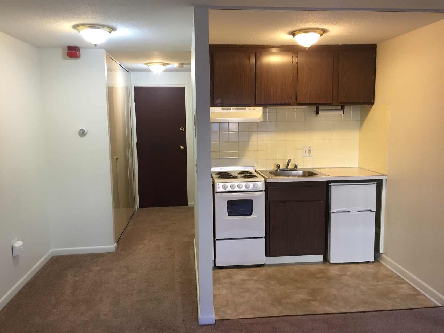 Manchester Apartment: 150 River Road