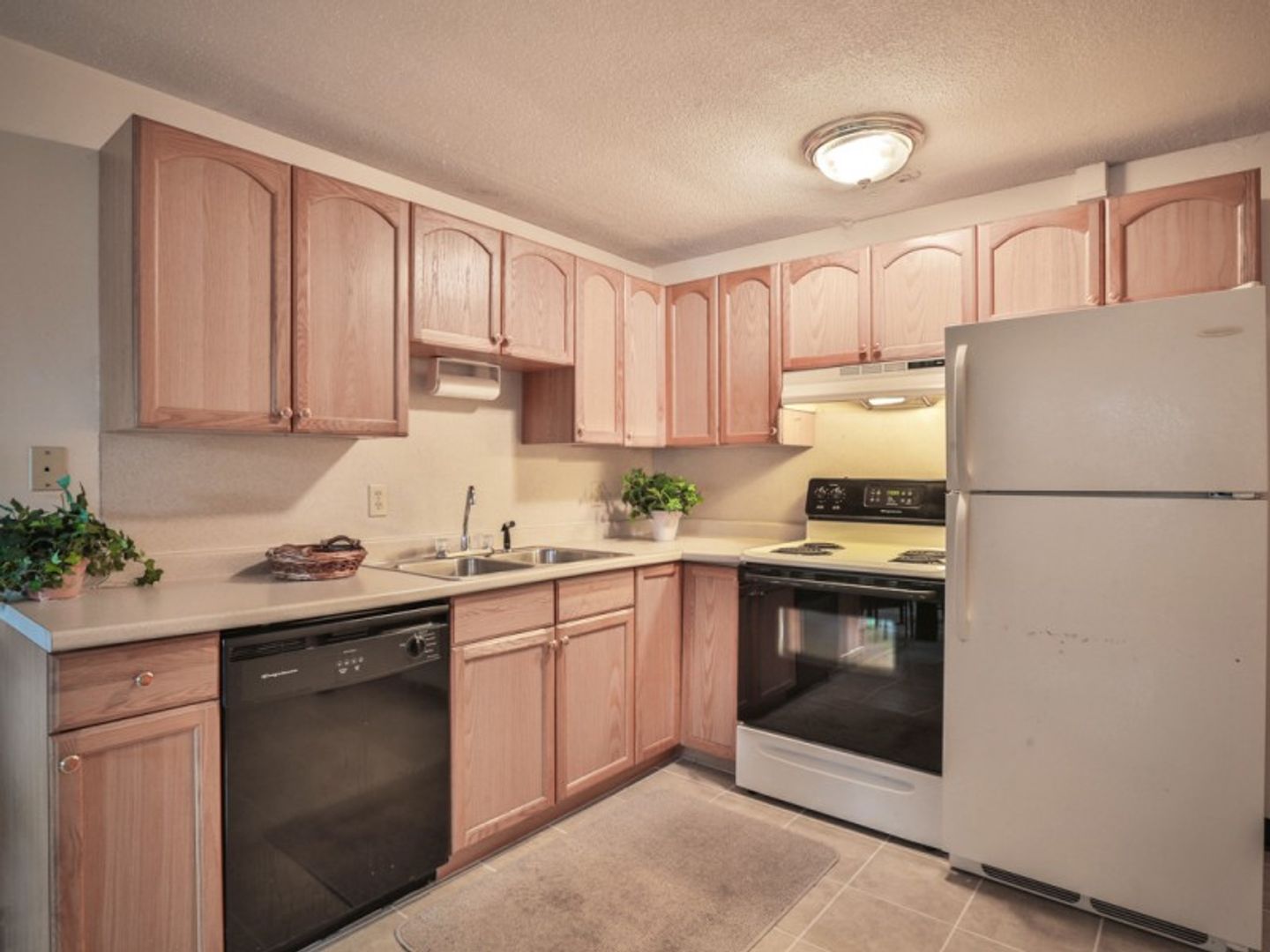 Hudson Apartment: Charles & Cross Streets