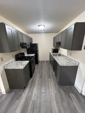 Webster Commons, Nashua - Bright and clean top floor 2 Bedroom Apartment Home Available for early September 2026 – photo 1