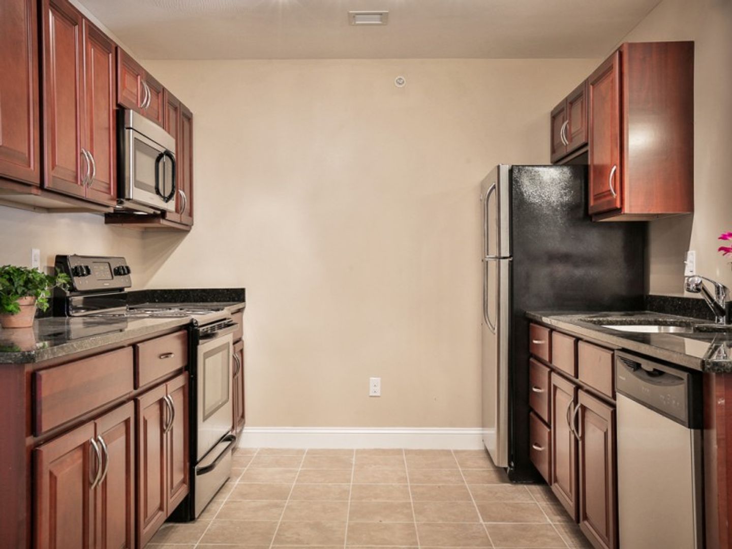 Hampton Apartment: 176 and 178 Drakeside Road