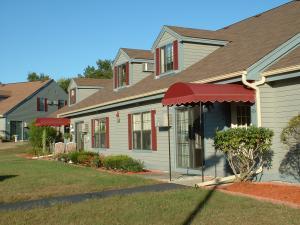 Merrimack Apartment: 13 Hummingbird Lane