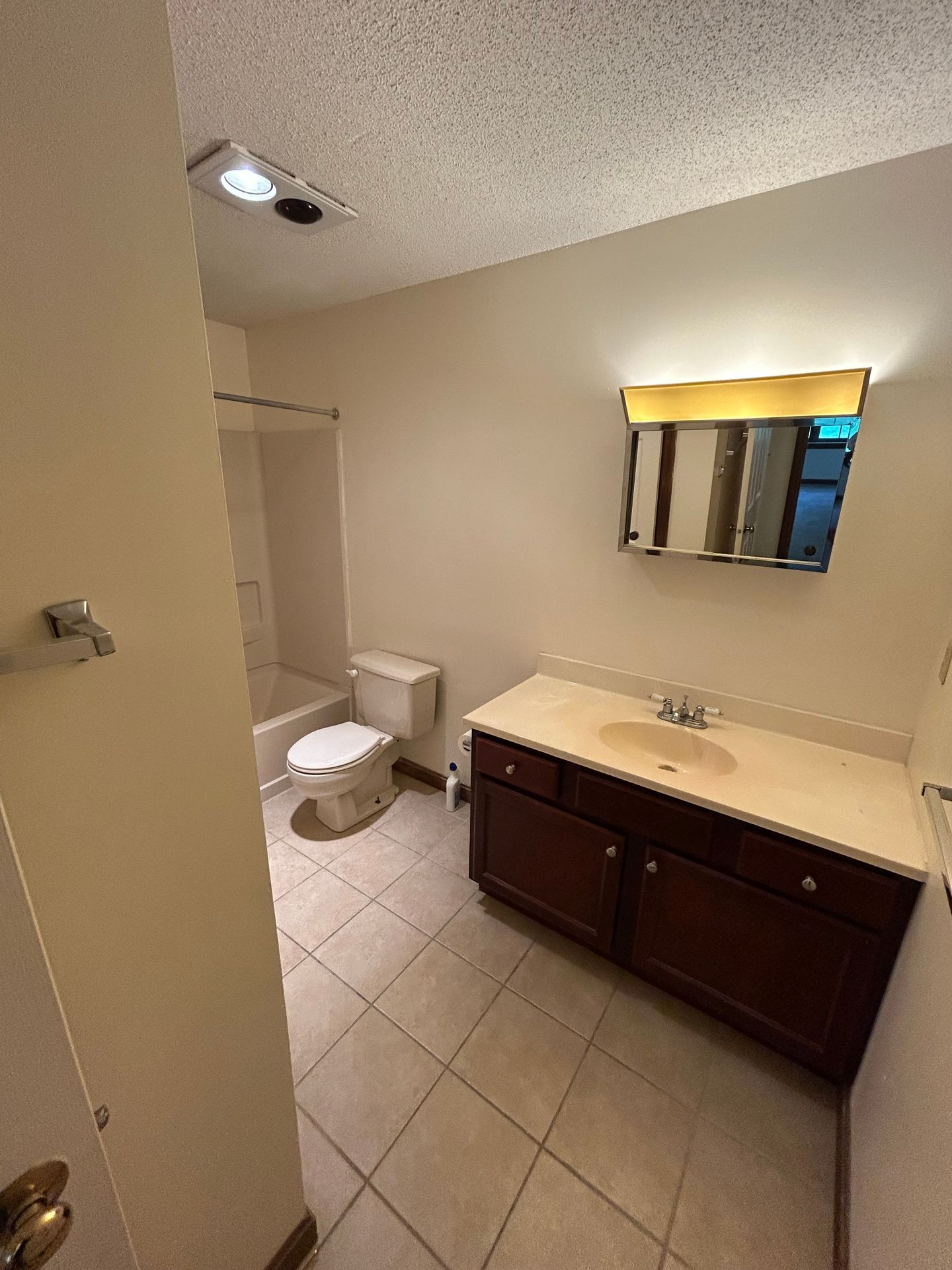 Merrimack Townhome: 13 Hummingbird Lane