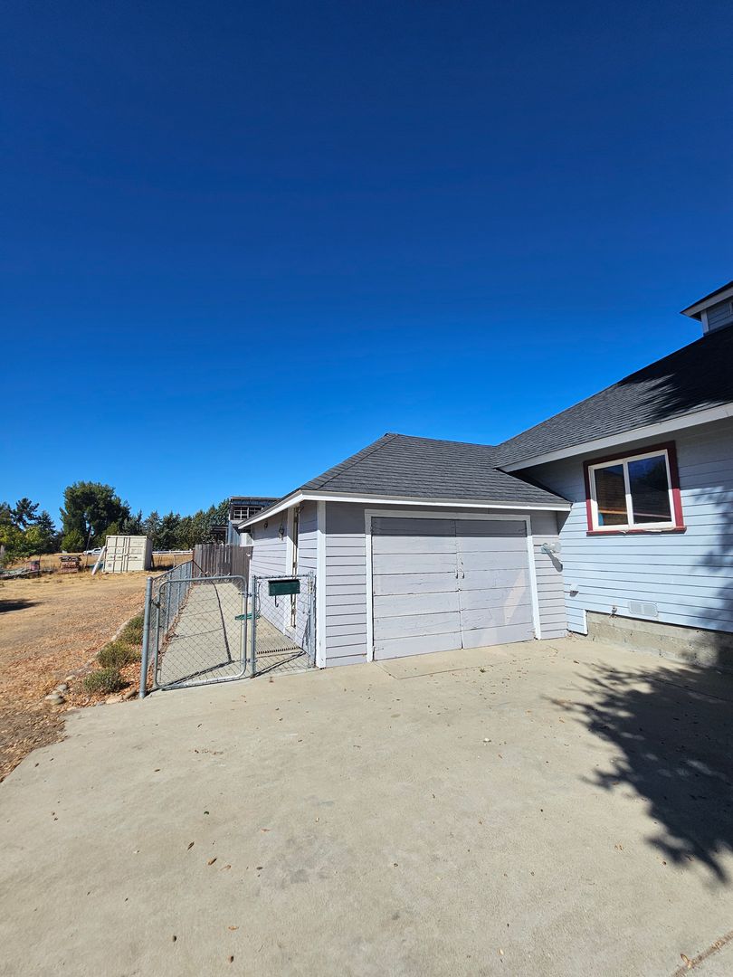 Atascadero Apartment: 6020 Conejo Road