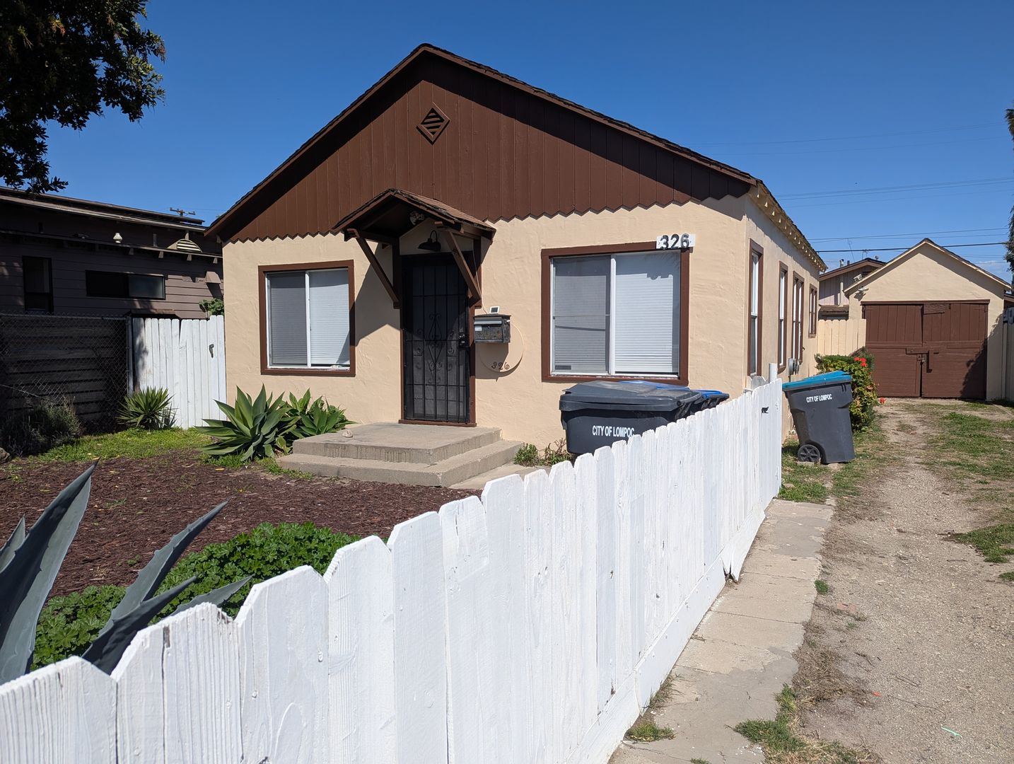 Lompoc House: 326 North K St.