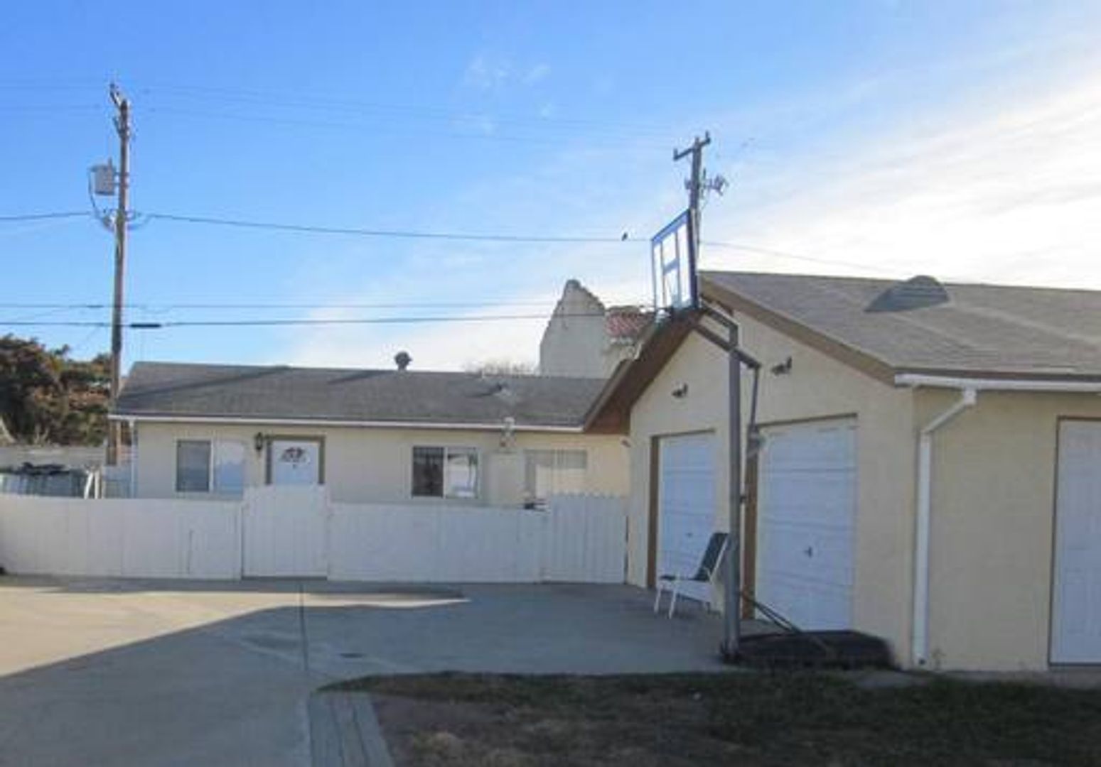 Lompoc Apartment: 516 North I Street