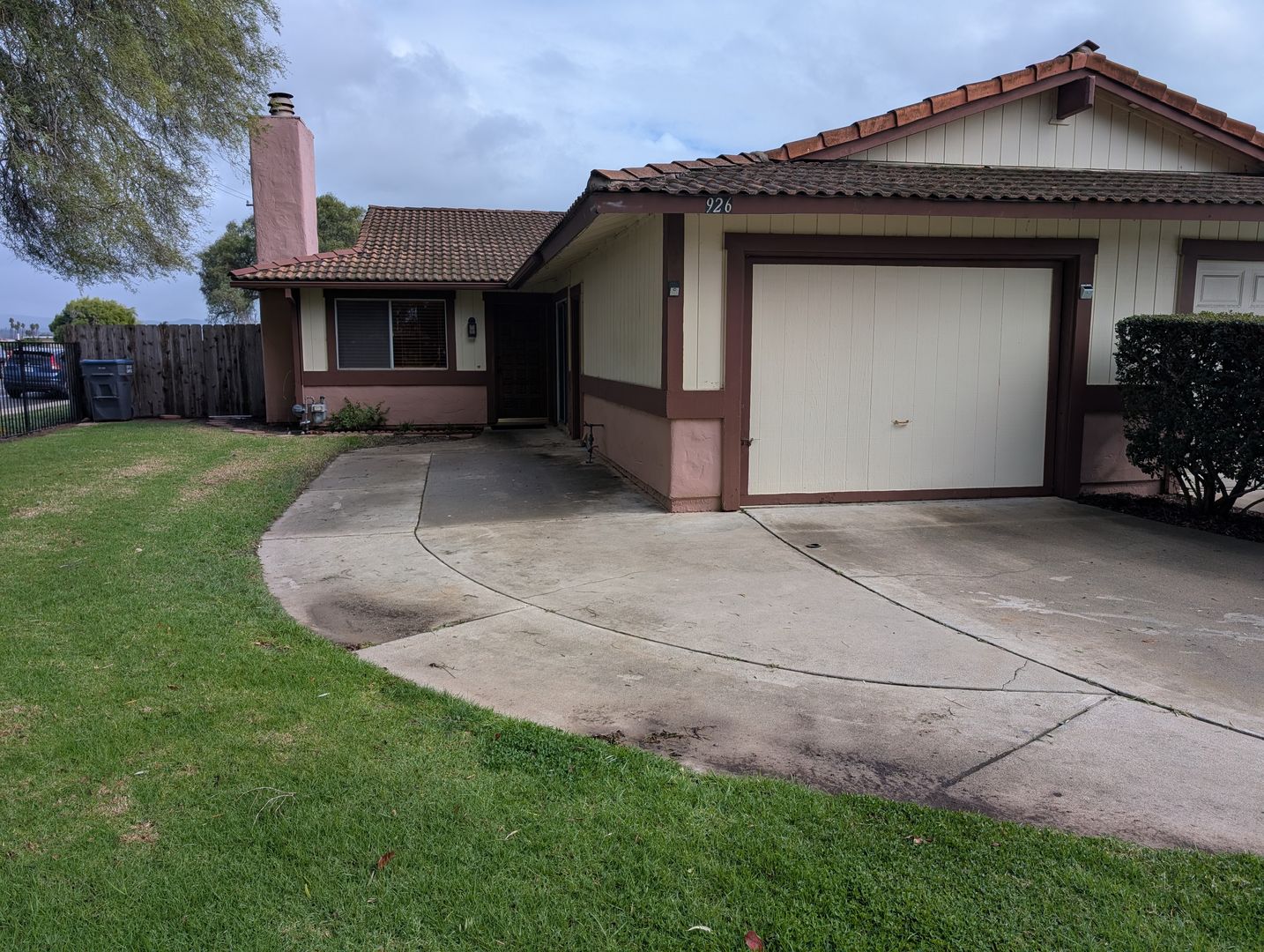 Lompoc House: 926 Oleander St