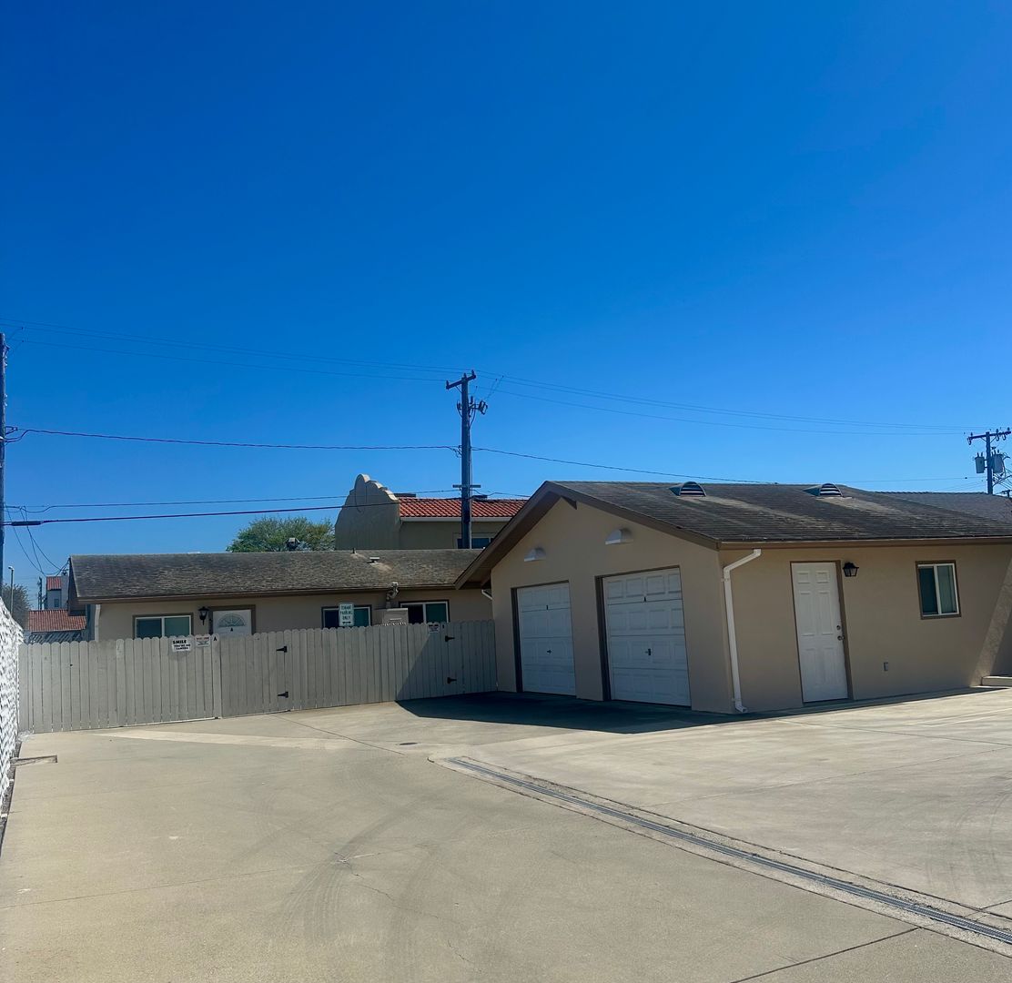 Lompoc Apartment: 516 North I Street