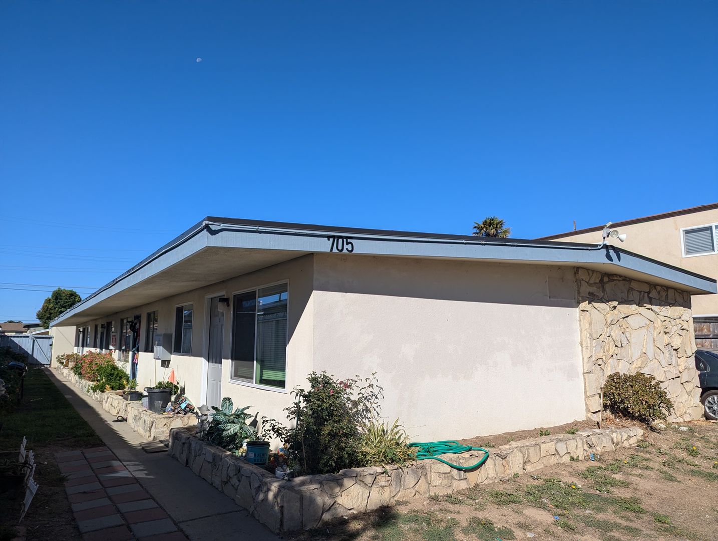 Lompoc Apartment: 705 North E Street