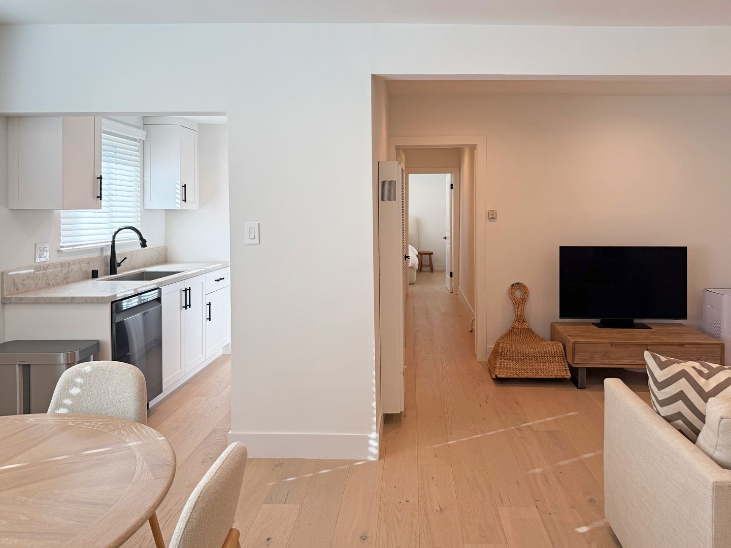 Hermosa Beach Apartment: 121-131 8th St