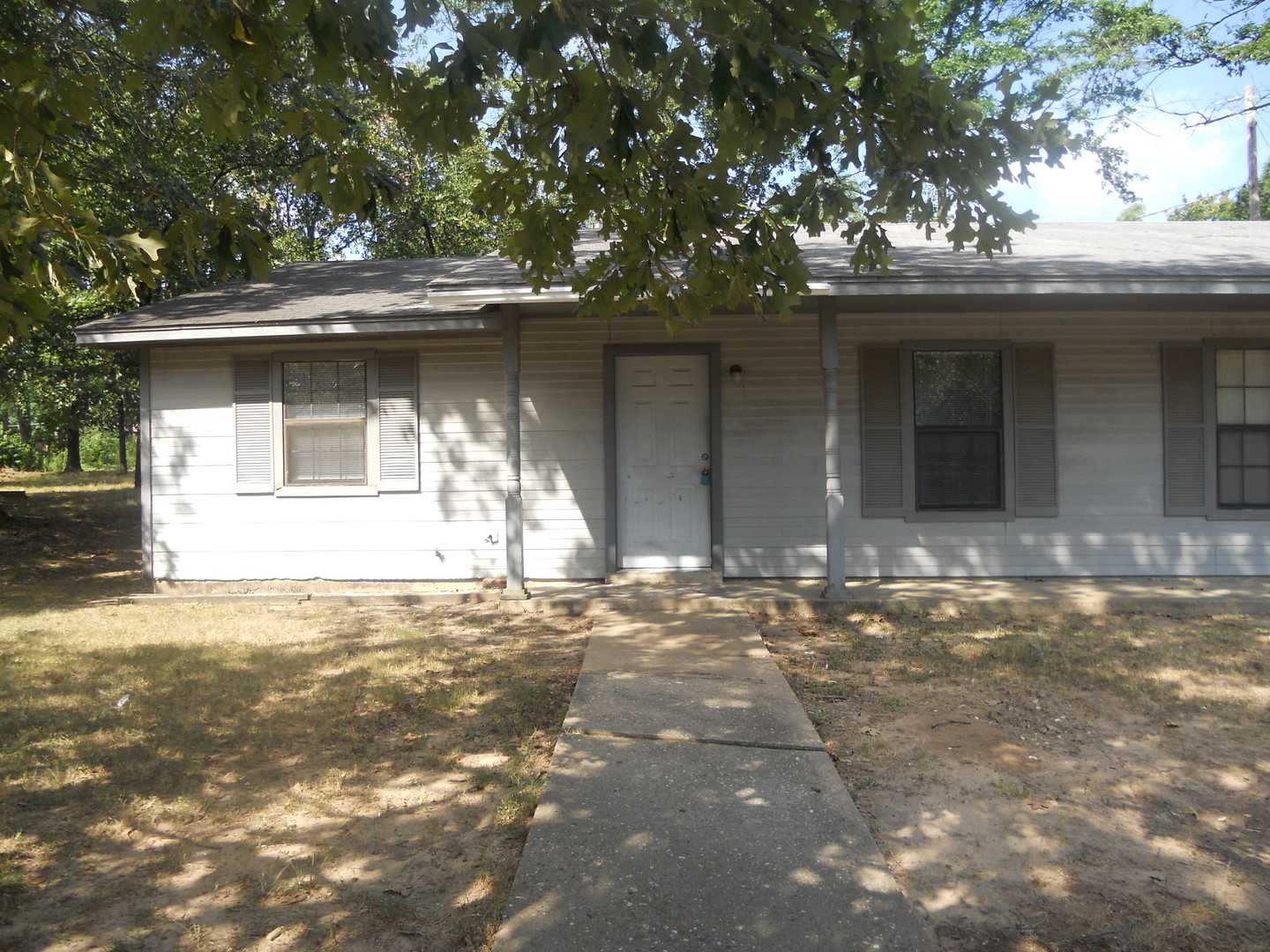 Sherwood Apartment: 115 Chiliwood