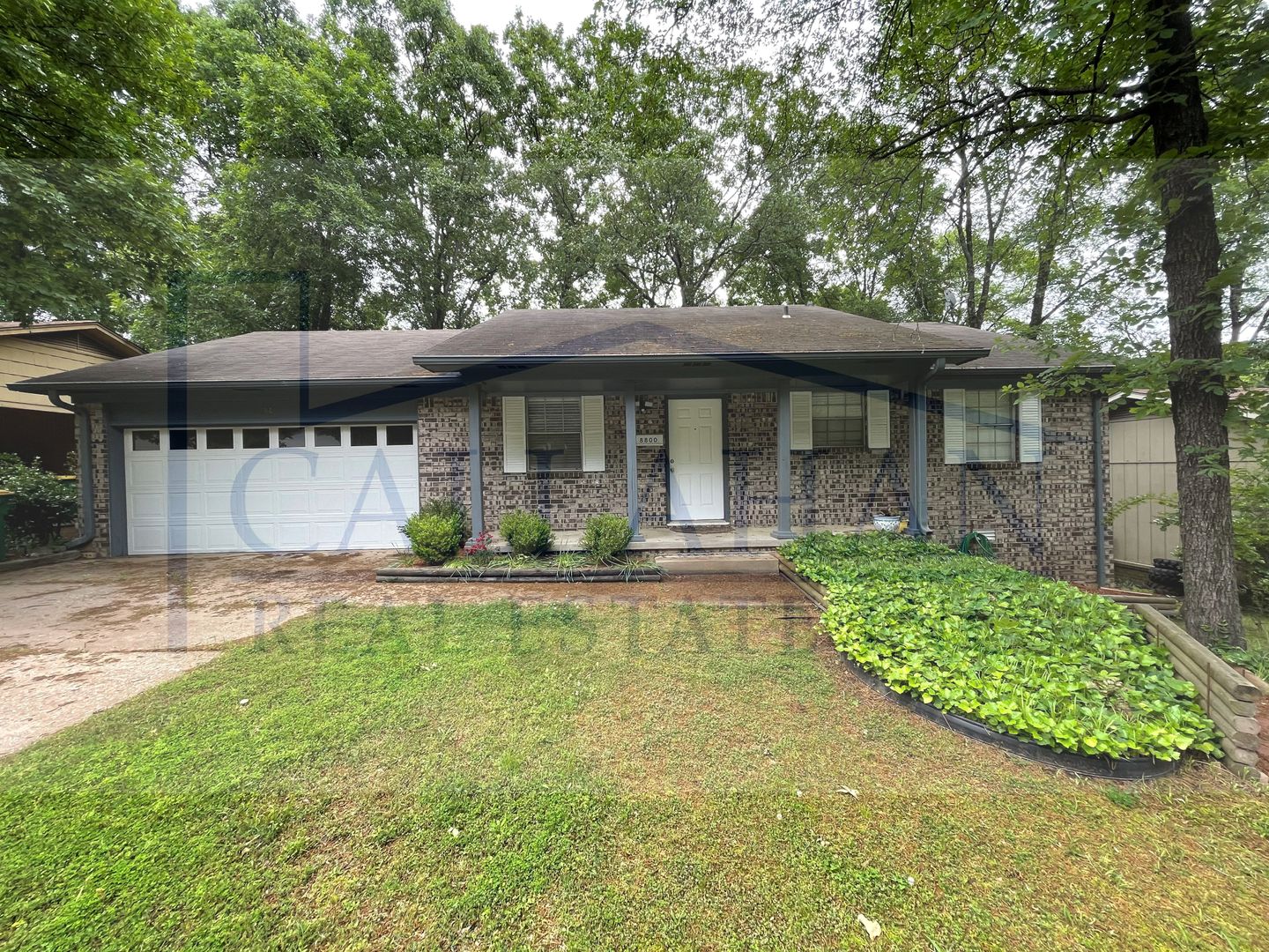 Sherwood House: 8800 Oakhaven Dr