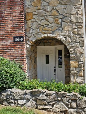 3 Bed/ 2.5 Bath- Village South Condominiums – photo 1